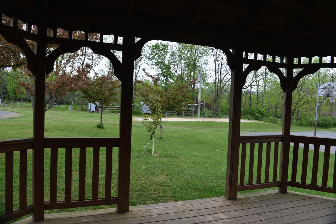 Appalachian Camping Resort Park Model 2 Shartlesville Экстерьер фото